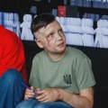 (VIDEO) Dečak iz Ukrajine rasplakao sve u EP pričom o bombardovanju u kom je izgubio majku