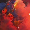Масовна туча навијача Црвене звезде и Торциде у Тузли: Више повређених, полиција задржала 93 особе
