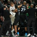 Dosunmu uništio Denver, Jokić izazvao haos! VIDEO