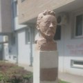 Novi Sad: Bista Čehova osvanula u ulici koja nosi njegovo ime, niko ne zna ko ju je postavio