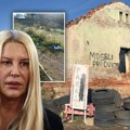 (Foto) Srce da ti zaplače! Kuća Verice Rakočević u Podujevu totalno uništena, pogledajte kakva joj je poruka ostavljena