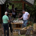 Vašar starih zanata u Sirogojnu: „Ne treba to nama, ali je ušlo u živce i – volimo“ (VIDEO)