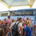 Srpski turisti na Rodosu bezbedni: Naši ljudi smešteni su daleko od mesta gde su bili požari, lokalni vodiči detaljno…