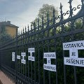 Gimnazija „Jovan Jovanović Zmaj“ još uvek pod katancem