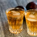 Evo zašto nikada ne bi trebalo da popijete rakiju „na eks“ pre jela
