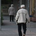 Više od 300.000 penzionera prima najnižu penziju, a 72 maksimalnu, evo koji iznosi im ležu na račune