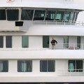 "Kruzer smrti" stigao na Tenerife Kreće iskrcavanje na tlo Evrope: Putnike će sprovoditi u zapečaćenim autobusima