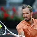 Medvedev preokrenuo nakon ubedljivo izgubljenog prvog seta: Kompletirani polufinalni parovi u Rimu