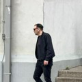 (Video) Kasper posetio Minu Kostić u lazi: Prve fotografije Maneta ispred klinike, nosio crne naočare, pa uradio ovo