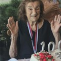 Jedan vek osmeha: Baka Milica proslavila 100. rođendan