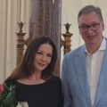 Srbija kao filmski set: Predsednik Vučić dočekao Ketrin Zitu-Džouns u Beogradu