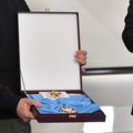 Orden koji je Zelenski poslao poštom stigao u Poljsku, odlikovanja se odrekli i bivši ukrajinski predsednici