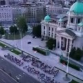 (Видео) Почеле припреме испред Скупштине: Дрон снимио поруку грађана пред скуп 27. јуна