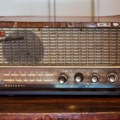 "Potkupljivica, seksofat" i motel": "Radio Sudnjeg dana" emitovao nove kodirane poruke
