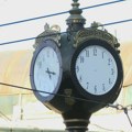 Beogradski sat na Trgu republike ponovo ne radi: Sa jedne strane skinute kazaljke