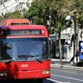 Muškarac pao sa petog sprata na trolejbus i poginuo: postavljao rasvetu na zgradi
