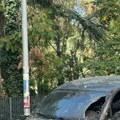 Od "Poršea" ništa nije ostalo! Prve slike izgorelog vozila na Voždovcu, za "Blic" se oglasio vlasnik: Evo kako je saznao za…