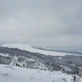 Pogledajte kako veje sneg u BiH: Zabelelo se na Vlašiću (video)