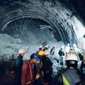 Indija: Izvučen prvi radnik iz urušenog tunela