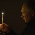 Putin vidno potresen došao u crkvu: Zapalio sveću za pokoj duša poginulih u terorističkom napadu u Moskvi (video)