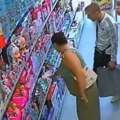 Pljačka u Novom Sadu kakvu niste videli Ulazi u prodavnicu igračaka, žena mu pokazuje šta da krade "bez trunke srama"…