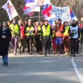 Nastavnik Životić: Studenti koji pešače neće moći da spavaju u sportskoj hali u Sopotu, noćiće u plastenicima