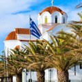 Zatvoren simbol omiljenog letovališta Srba - turisti šokirani kad su stigli u Grčku: "Niko nas nije upozorio!"