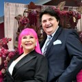 Roze tepih, roze ikebane od ruža: Zorica Brunclik i Kemiš dekorisali vilu u Krnjači: Sve zlatno i pink