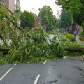 Jako nevreme prošlo kroz Split: Ulice poplavljene i zakrčene oborenim drvećem