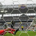 Slike koje će vas vratiti u prošlost: Fudbalski nostalgičari će zaplakati, ove legende gledaju finale SP!