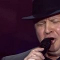 Pevač ništa nije radio, a zaradio 100.000 evra Šokirao priznanjem kako je uzimao velike pare, pa priznao da je neradnik!
