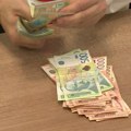 Polovina zaposlenih u maju zaradila do 84.000 dinara