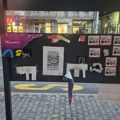 (Foto) Jezivo: Misteriozni QR kod izlepljen širom Novog Sada! Evo šta se krije iza poruke upućene Novosađanki