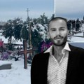 Muk na sahrani frizera Matije Radulovića u Ćupriji: Tužna scena na groblju, rodbina neutešna prima saučešće u kapeli…