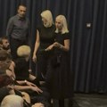 Ćerke Andrije Bajića stigle na komemoraciju: Sele u prvi red, 41 godinu mlađu udovicu ni da pogledaju