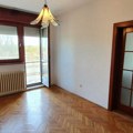 FOTO: Prodaje se veliki stan u centru Zrenjanina, okrenut je ka mirnom delu grada