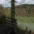 (Foto) Svi znaju za Perućac, ali ovo skriveno mesto pored vode mnogi su promašili: Ono krije priču za koju gotovo niko nije čuo…