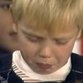 Zbog snimka ovog dečaka iz 1983. plače cela Srbija: „Ovo su suze koje rasturaju“ (VIDEO)