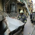 Srušila se stambena zgrada: Poginulo najmanje sedam osoba, spasioci pretražuju ruševine