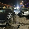 Neviđeni karambol u Raški! Smrskano 7 automobila: Bizaran lančani sudar u gradu! (foto)