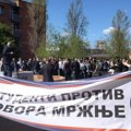 Studenti protiv govora mržnje: Blokada Filozofskog u Novom Sadu zbog skandaloznih izjava Dinka Gruhonjića (Foto)