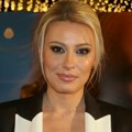 Zbog ovoga je tražio razvod od Dajane Paunović Stariji 24 godine, a preko jednog nije prešao