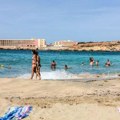 Da li je opasno plivati odmah posle jela? Stručnjci razrešili večitu dilemu, evo šta savetuju