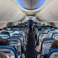 Letenje je sigurnije od šetnje do trafike - pa, zašto se neki i dalje tresu od straha kada uđu u avion?
