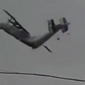 (Video) Trenutak raspada aviona u vazduhu ponos ruske avijacije se prepolovio, pa survao u jezero: Jezive scene uhvaćene na…