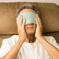 Tople obloge za oči koje pomažu kod čmička, konjuktivitisa i suvoće