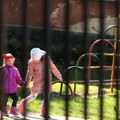 Suspendovanu vaspitačicu iz Čačka podržalo 60 roditelja: U njenoj smeni dečak izašao iz vrtića, smatraju da se odgovornost ne…