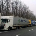 БиХ: Са границе са Хрватском враћено чак 875 возача, бројни утовари већ отказани