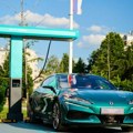 BYD predstavio u Beogradu ultrabrzi punjač za električna vozila
