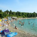Platili su više od 120 evra za noć, a dočekala ih jedna rolna toalet papira u apartmanu: Turisti se posvađali oko toga šta bi…